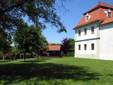 unser Vereinsheim mit Spielplatz